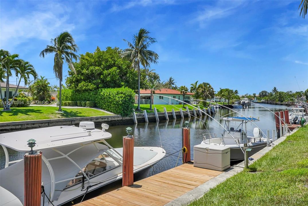 For Sale: $248,900 (2 beds, 2 baths, 1000 Square Feet)