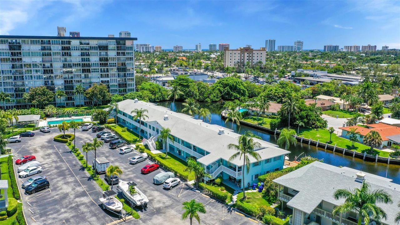 For Sale: $248,900 (2 beds, 2 baths, 1000 Square Feet)