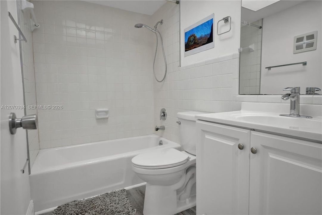 For Sale: $248,900 (2 beds, 2 baths, 1000 Square Feet)
