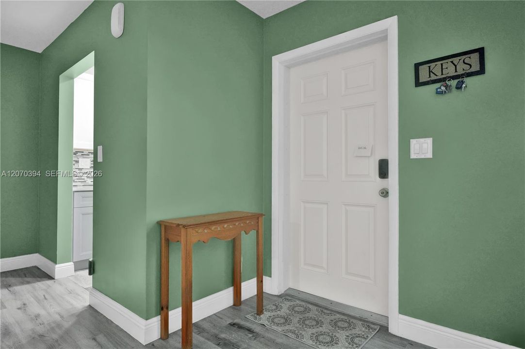 For Sale: $248,900 (2 beds, 2 baths, 1000 Square Feet)