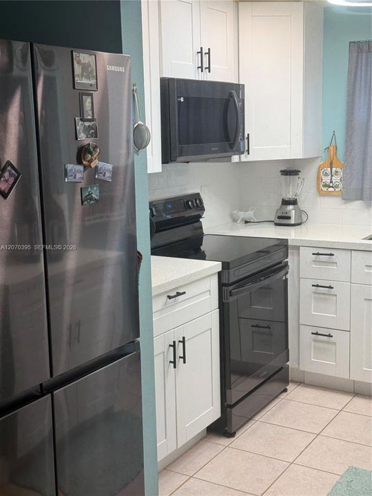 For Rent: $2,700 (1 beds, 1 baths, 703 Square Feet)