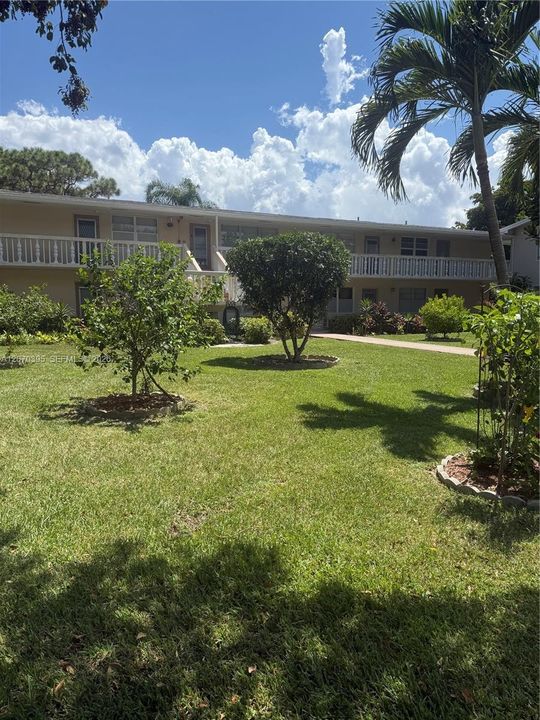 For Rent: $2,700 (1 beds, 1 baths, 703 Square Feet)