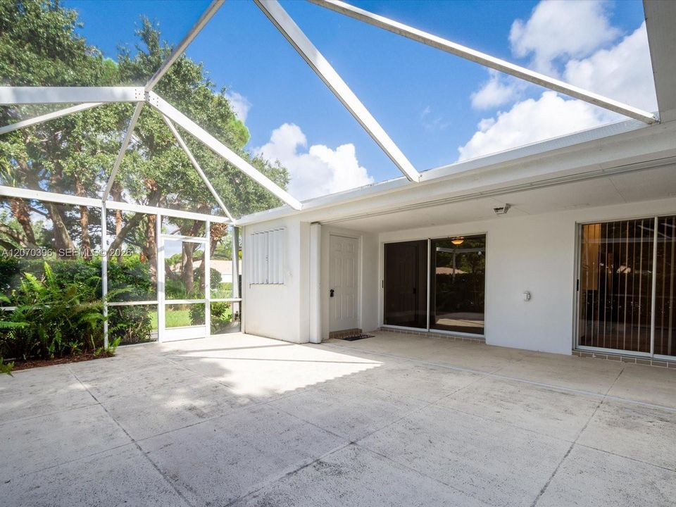 For Sale: $425,000 (2 beds, 2 baths, 1152 Square Feet)