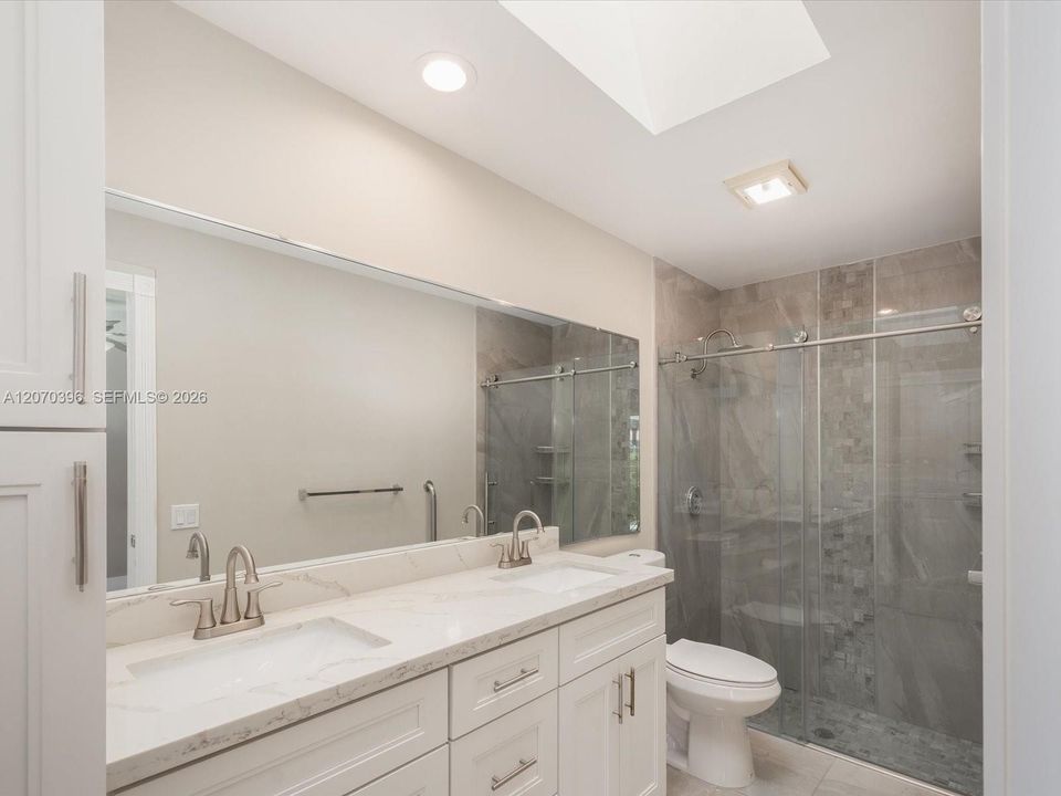 For Sale: $425,000 (2 beds, 2 baths, 1152 Square Feet)