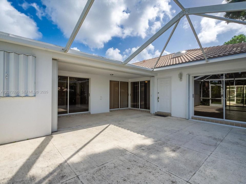 For Sale: $425,000 (2 beds, 2 baths, 1152 Square Feet)