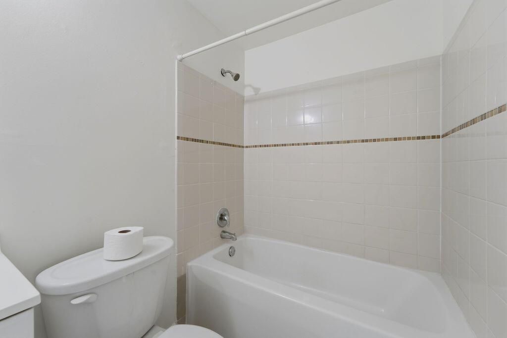 1500_West_13th_Street_Riviera_Beach_017