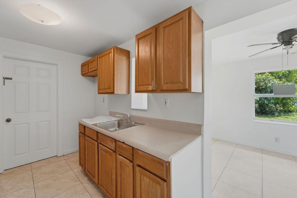 1500_West_13th_Street_Riviera_Beach_004