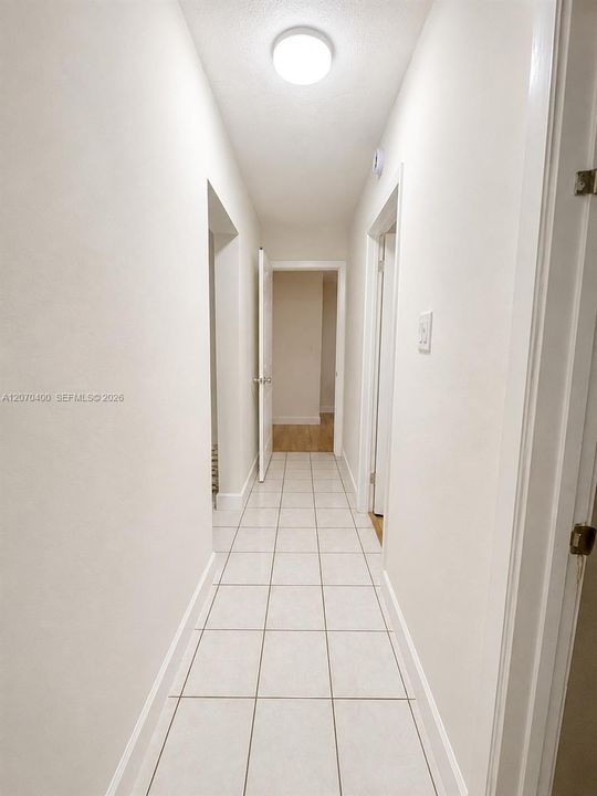 For Sale: $369,900 (3 beds, 1 baths, 1039 Square Feet)