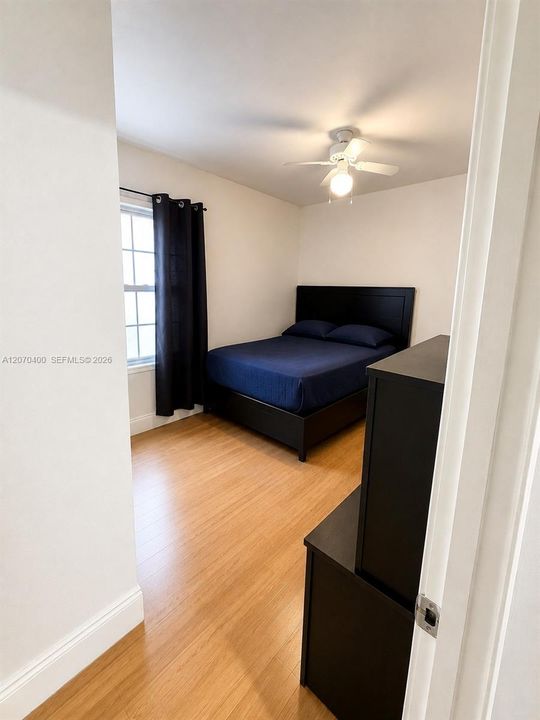 For Sale: $369,900 (3 beds, 1 baths, 1039 Square Feet)