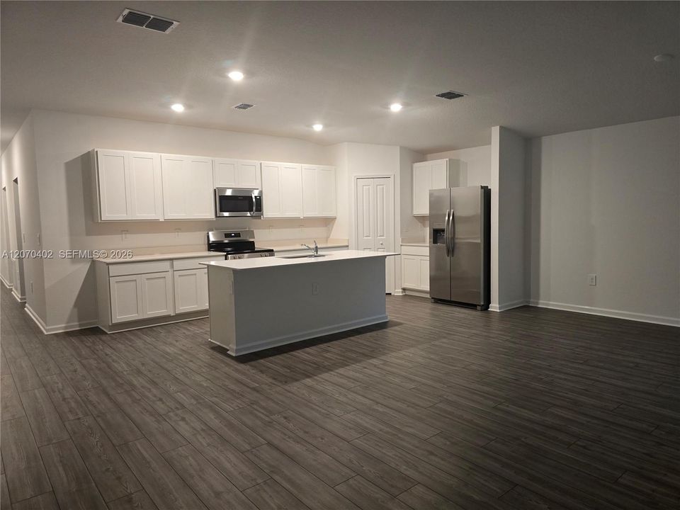 В аренду: $2,400 (4 спален, 3 ванн, 2172 Квадратных фут)