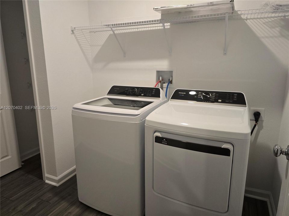 В аренду: $2,400 (4 спален, 3 ванн, 2172 Квадратных фут)