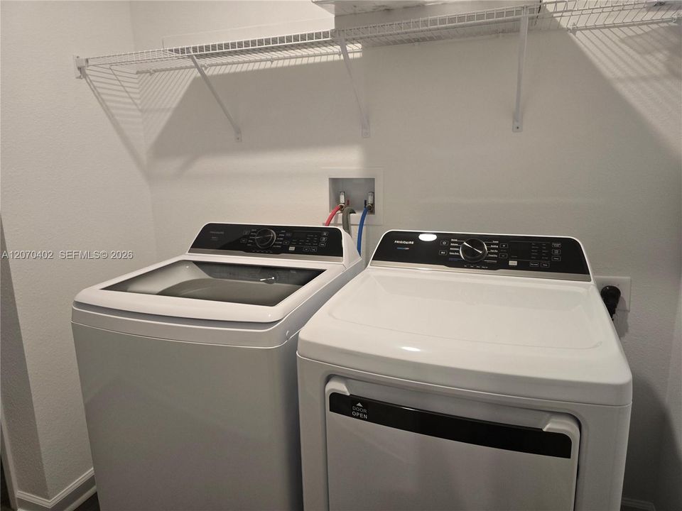 В аренду: $2,400 (4 спален, 3 ванн, 2172 Квадратных фут)