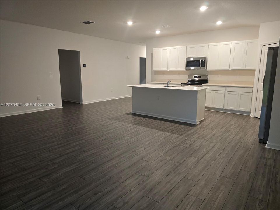 В аренду: $2,400 (4 спален, 3 ванн, 2172 Квадратных фут)