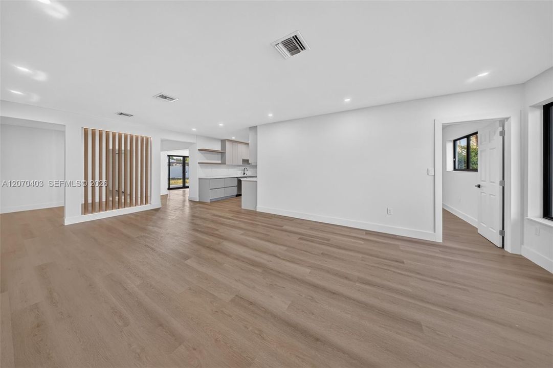 For Sale: $679,000 (4 beds, 2 baths, 1712 Square Feet)