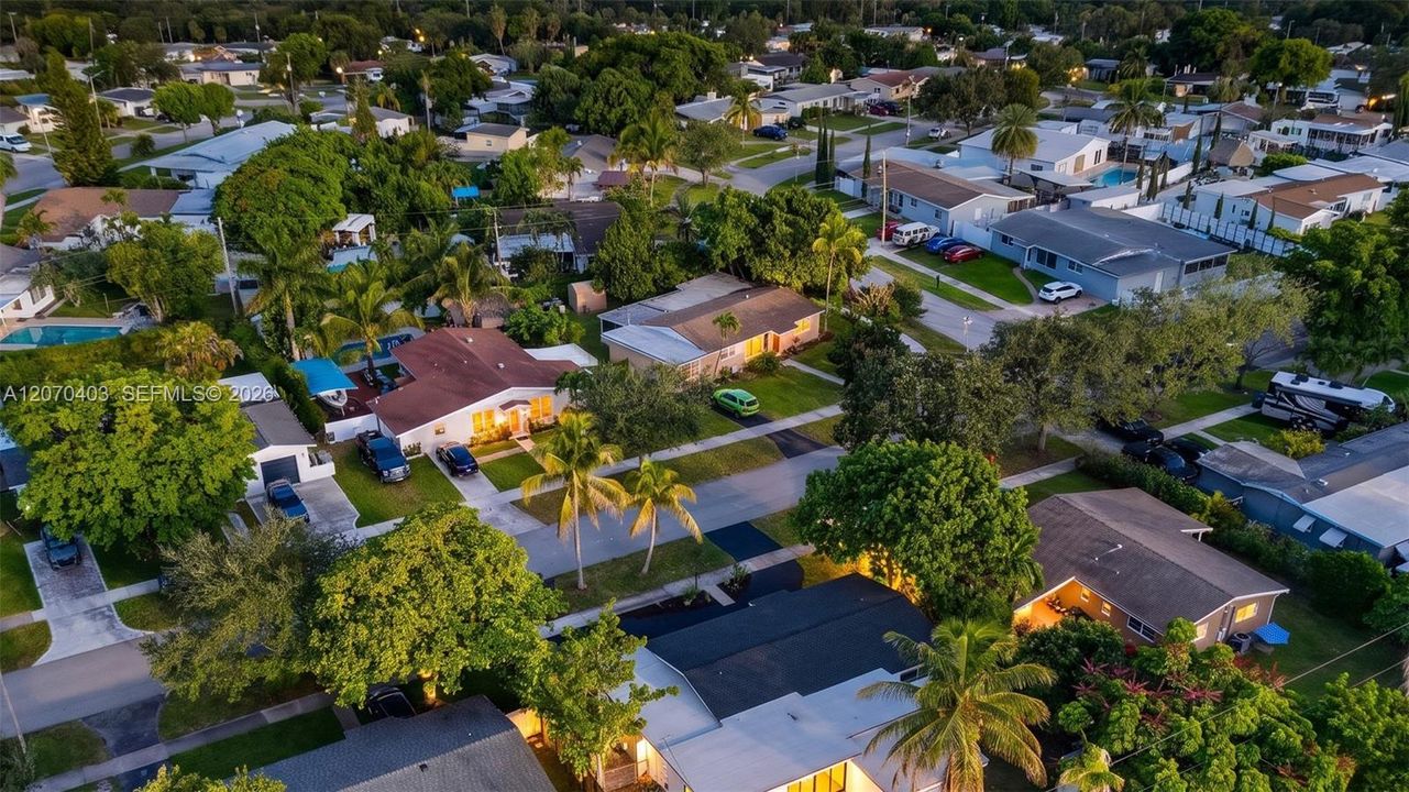 For Sale: $679,000 (4 beds, 2 baths, 1712 Square Feet)