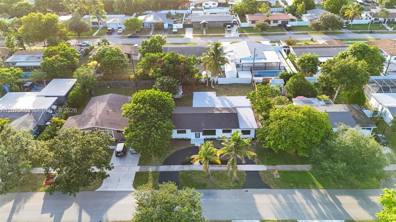For Sale: $679,000 (4 beds, 2 baths, 1712 Square Feet)