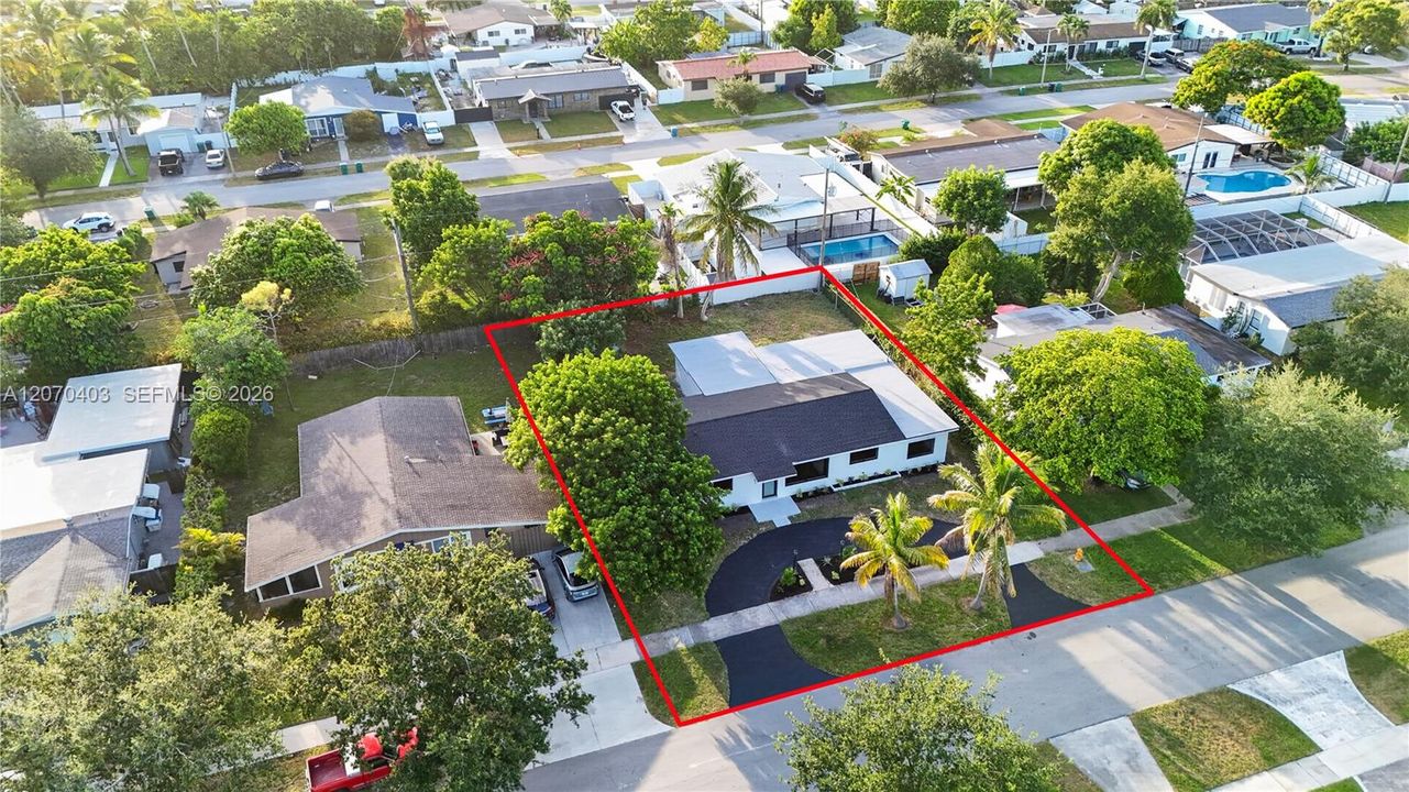 For Sale: $679,000 (4 beds, 2 baths, 1712 Square Feet)