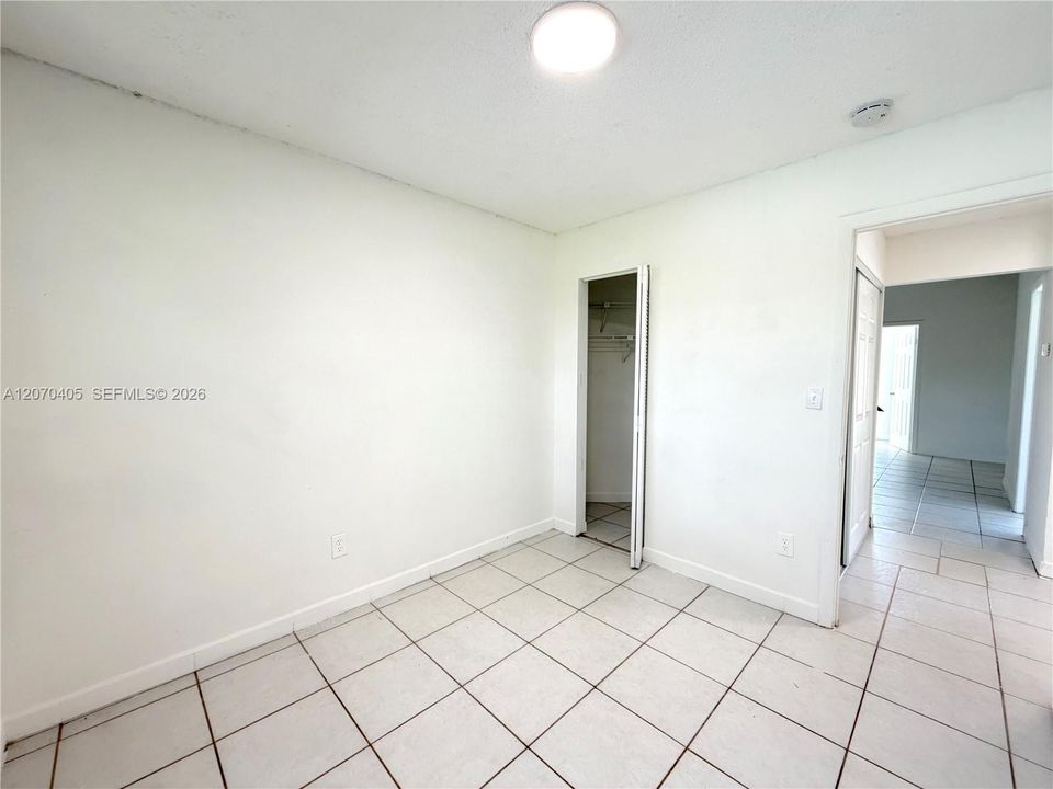 For Rent: $3,950 (4 beds, 2 baths, 1218 Square Feet)