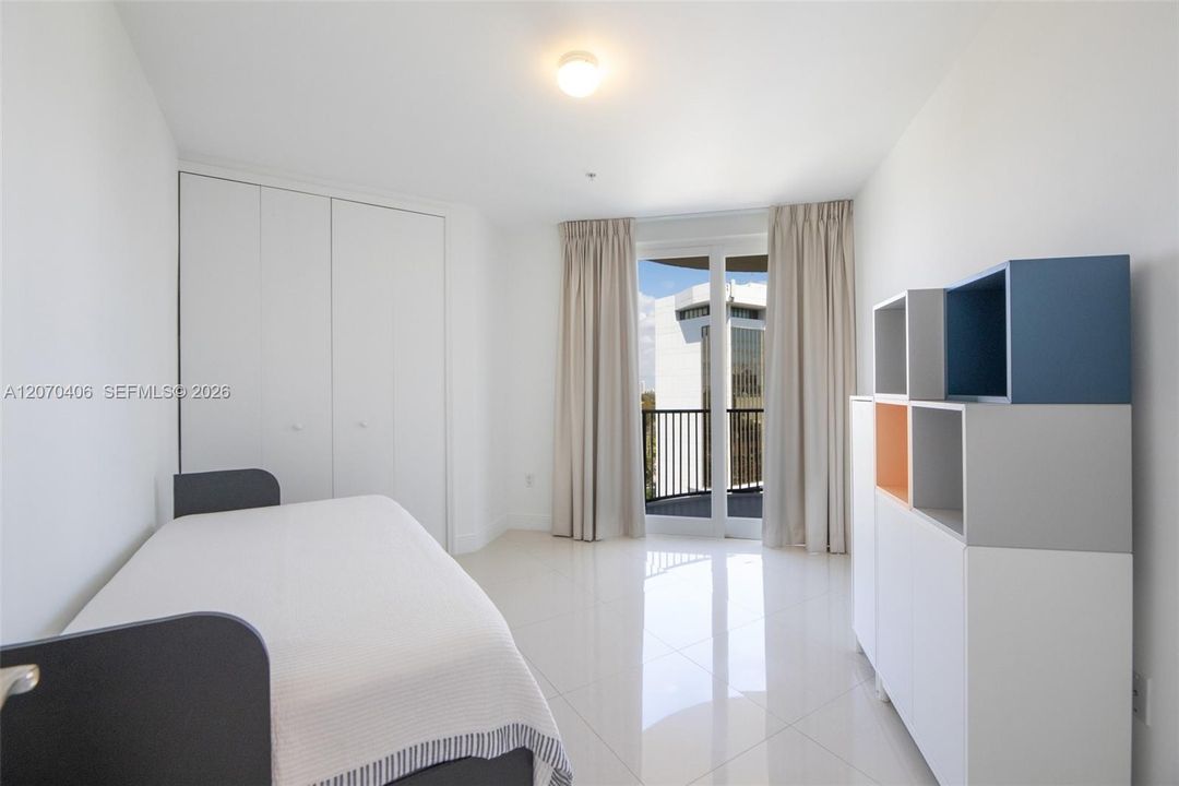 For Sale: $480,000 (2 beds, 2 baths, 930 Square Feet)