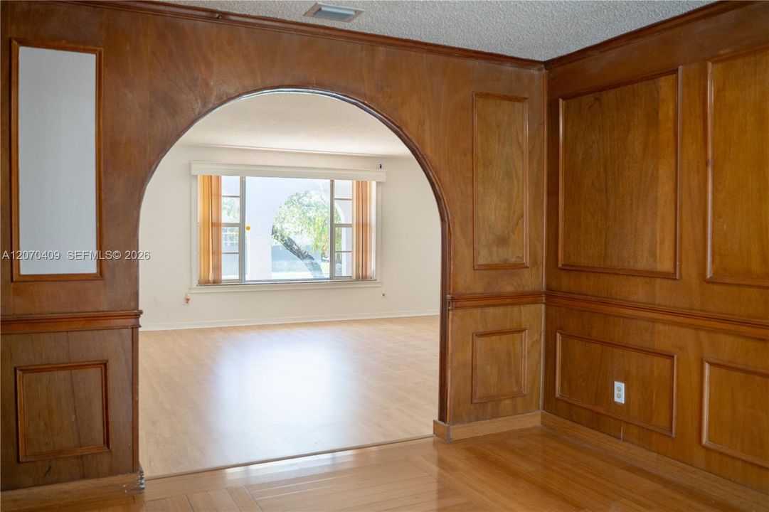 For Sale: $665,000 (4 beds, 2 baths, 2203 Square Feet)