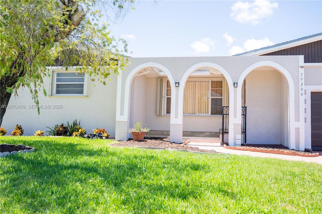 For Sale: $665,000 (4 beds, 2 baths, 2203 Square Feet)