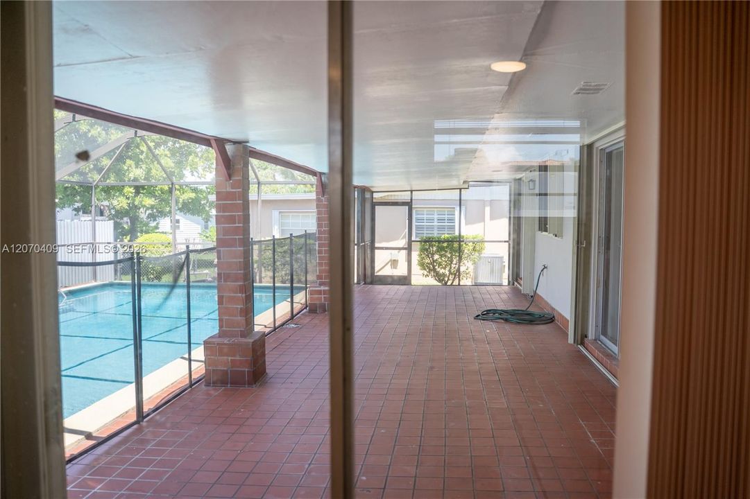For Sale: $665,000 (4 beds, 2 baths, 2203 Square Feet)