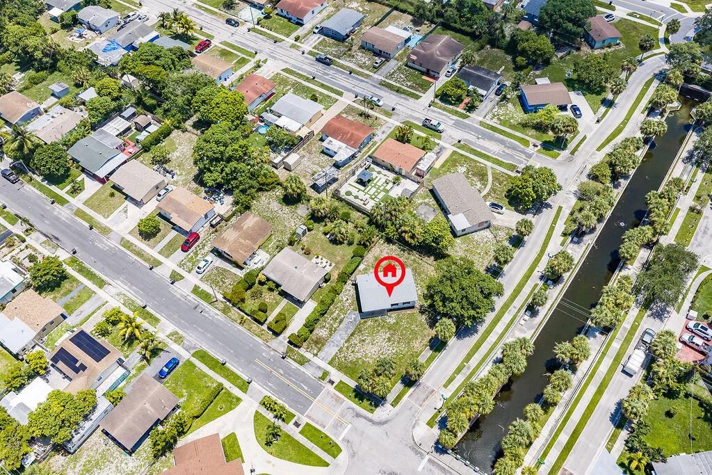 13829thStreetWestPalmBeacha-17