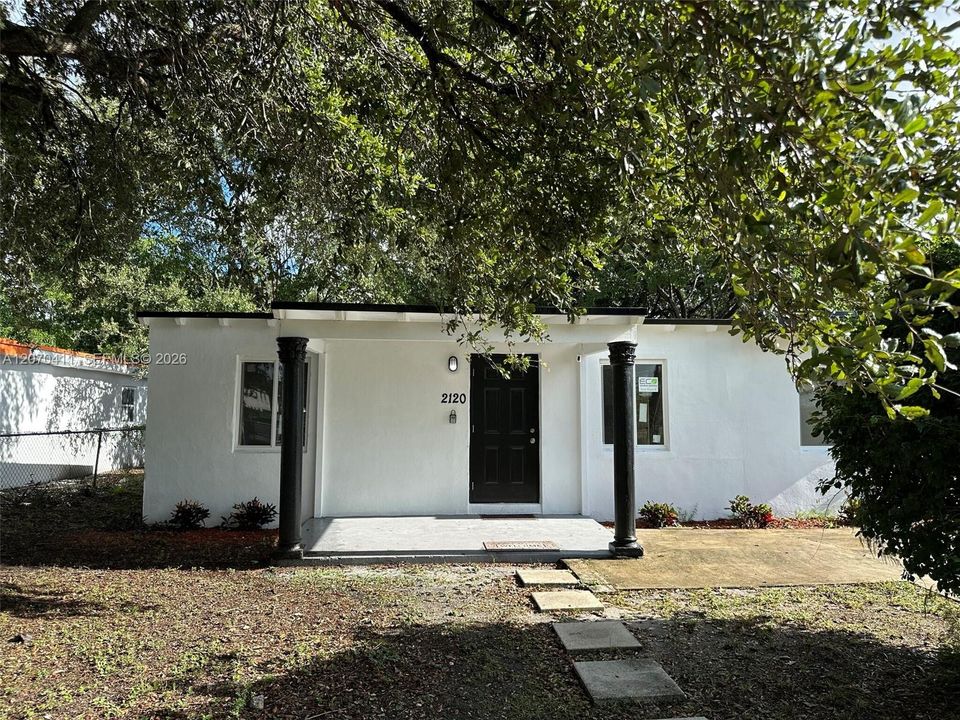 For Sale: $455,000 (3 beds, 2 baths, 1012 Square Feet)