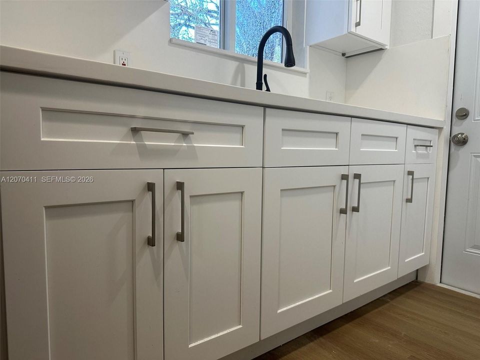 For Sale: $455,000 (3 beds, 2 baths, 1012 Square Feet)