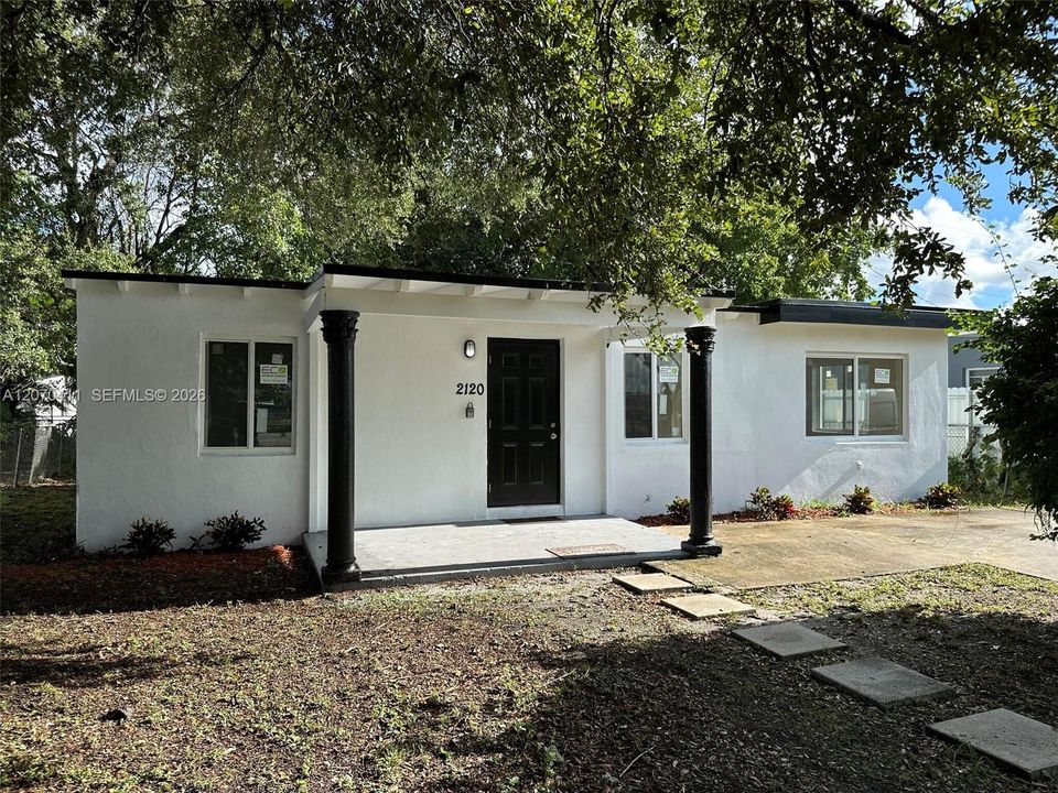 For Sale: $455,000 (3 beds, 2 baths, 1012 Square Feet)