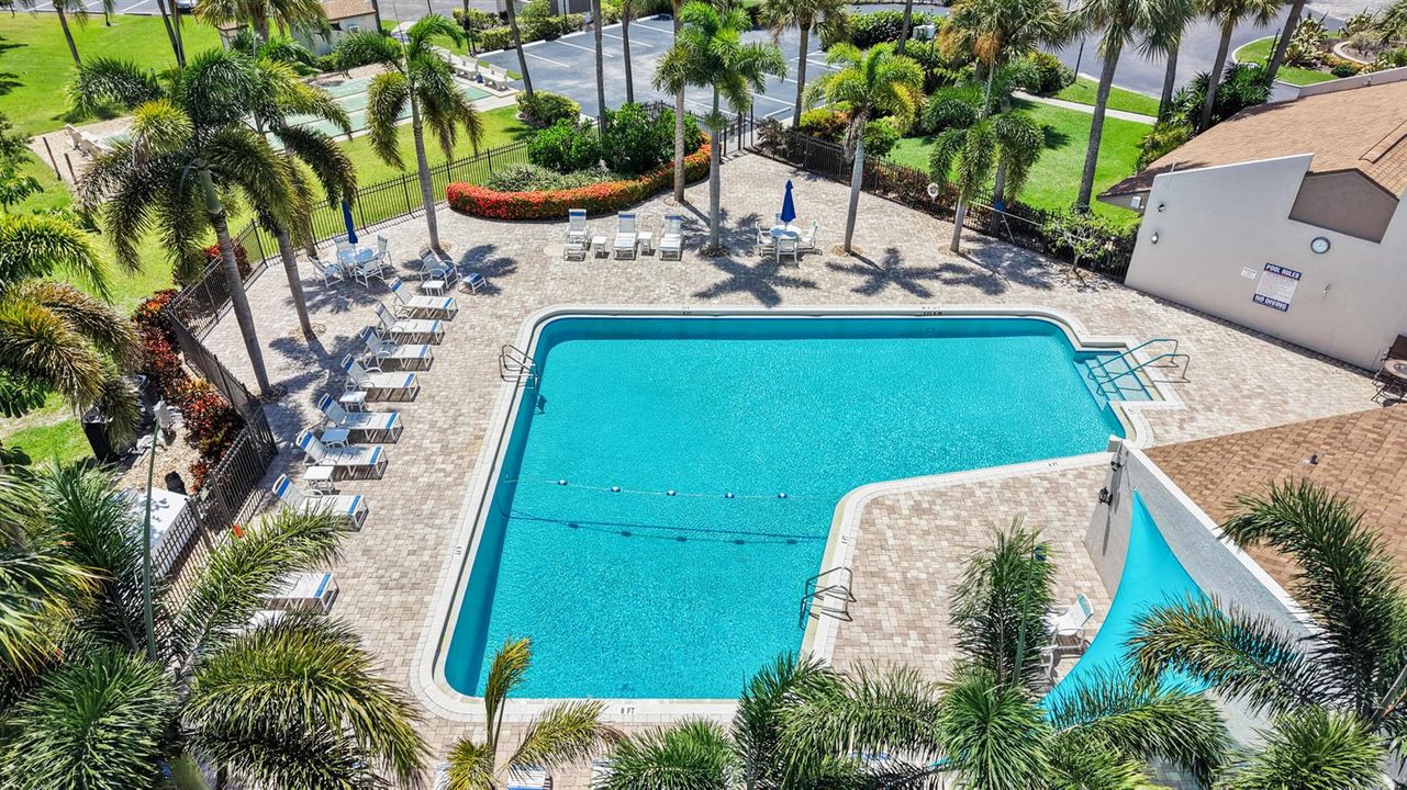 RIVER CLUB SWIMMING POOL