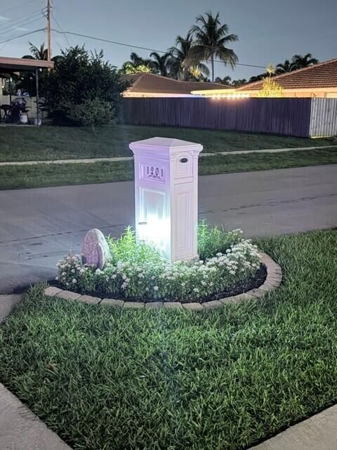 Mailbox Flowers