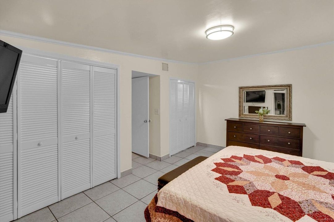 35-1670 NW 121st Street-35
