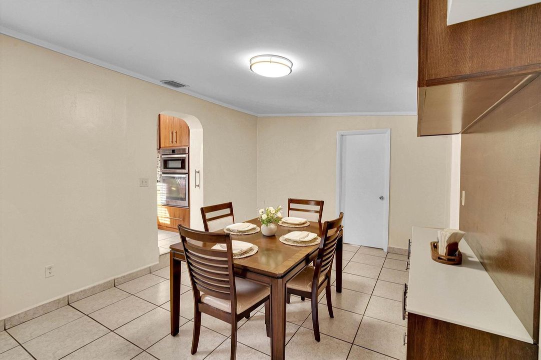 16-1670 NW 121st Street-16