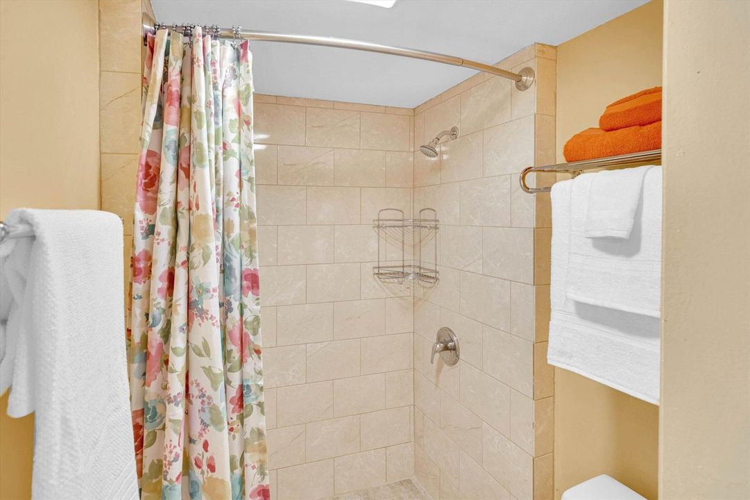 32-1670 NW 121st Street-32