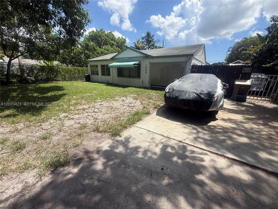 For Sale: $480,000 (4 beds, 2 baths, 1704 Square Feet)
