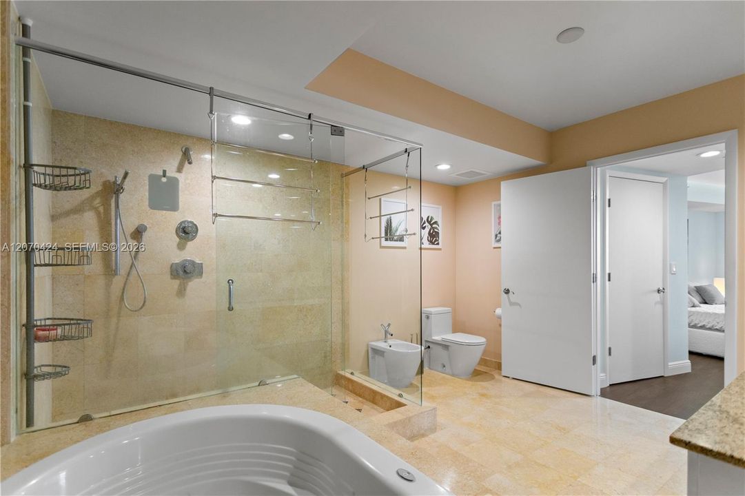 For Sale: $1,330,000 (2 beds, 2 baths, 1396 Square Feet)