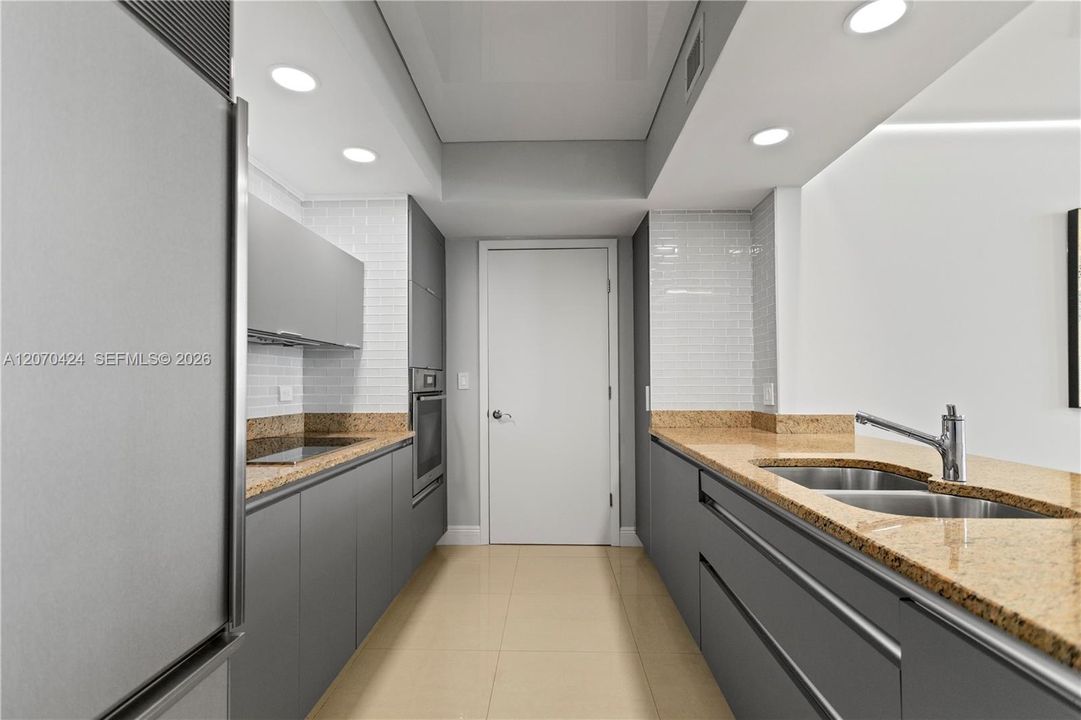 For Sale: $1,330,000 (2 beds, 2 baths, 1396 Square Feet)
