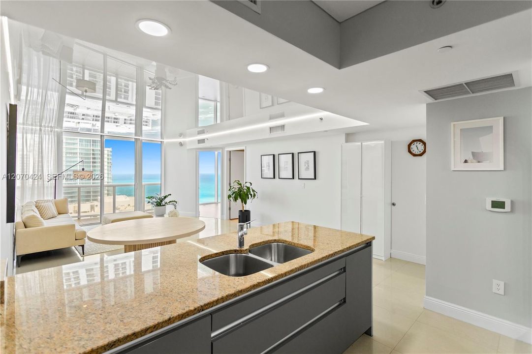For Sale: $1,330,000 (2 beds, 2 baths, 1396 Square Feet)