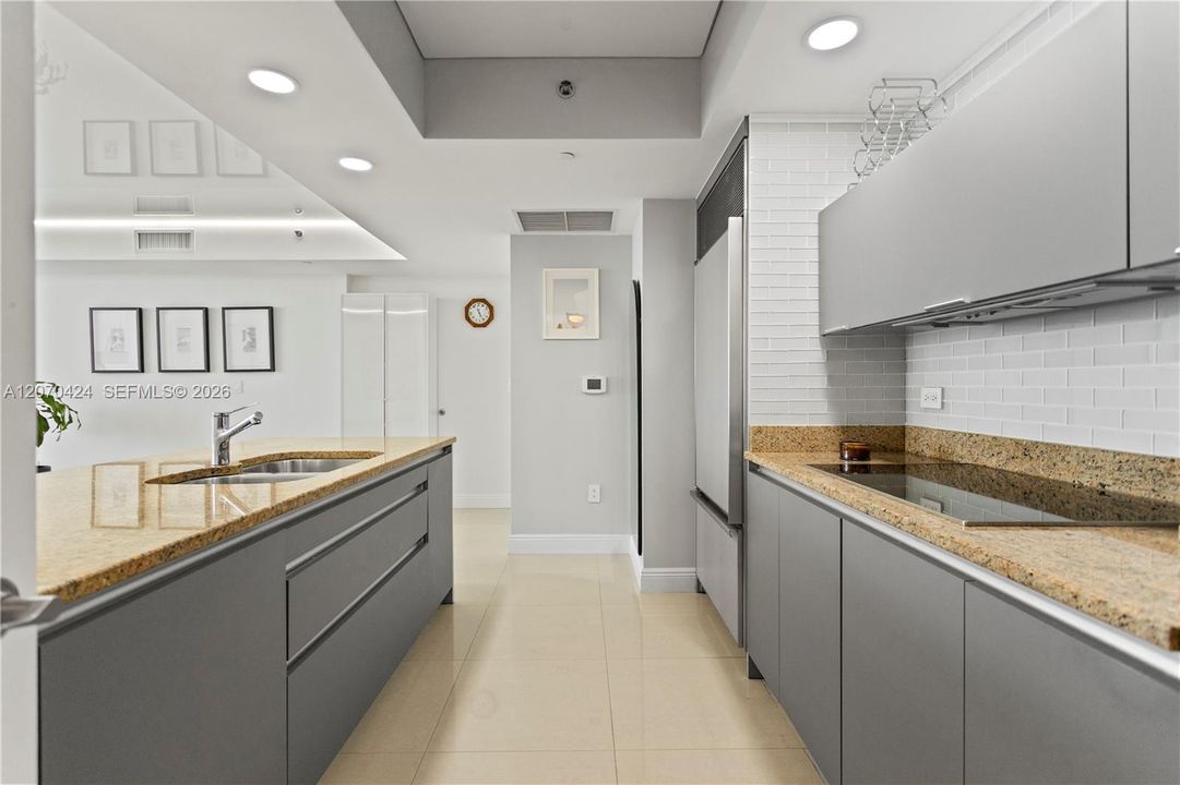 For Sale: $1,330,000 (2 beds, 2 baths, 1396 Square Feet)