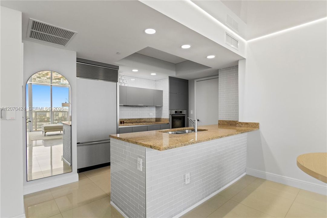 For Sale: $1,330,000 (2 beds, 2 baths, 1396 Square Feet)