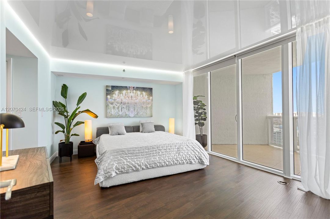 For Sale: $1,330,000 (2 beds, 2 baths, 1396 Square Feet)