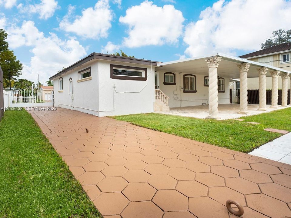 For Rent: $3,950 (3 beds, 1 baths, 1224 Square Feet)