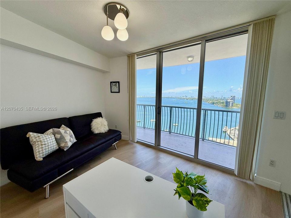 En Venta: $585,000 (2 camas, 2 baños, 1048 Pies cuadrados)