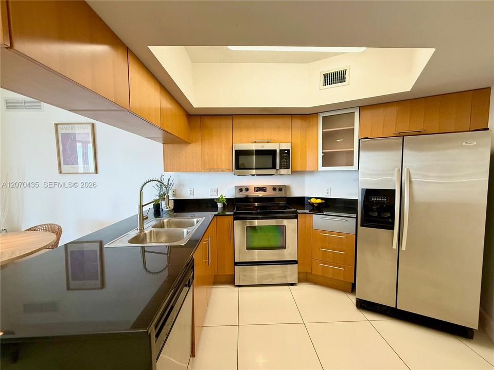 En Venta: $585,000 (2 camas, 2 baños, 1048 Pies cuadrados)