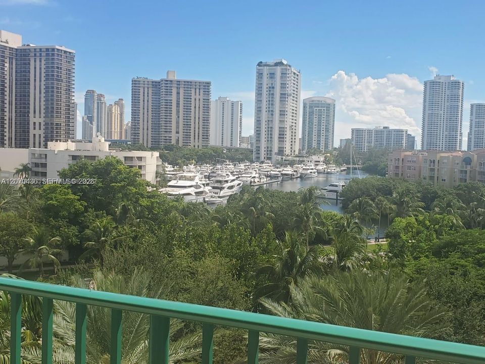 For Sale: $620,000 (2 beds, 2 baths, 1320 Square Feet)