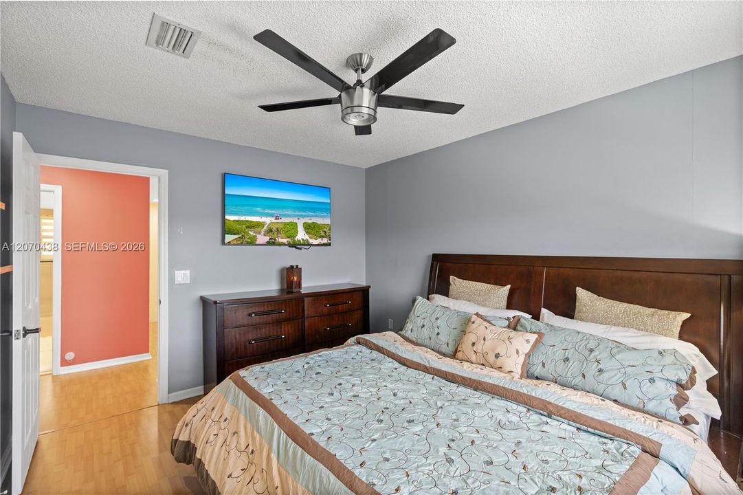 For Sale: $1,280,000 (4 beds, 3 baths, 3012 Square Feet)
