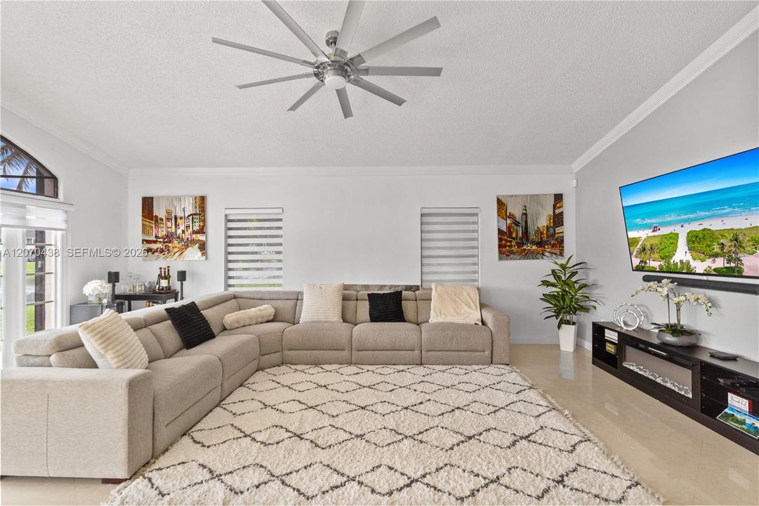 For Sale: $1,280,000 (4 beds, 3 baths, 3012 Square Feet)
