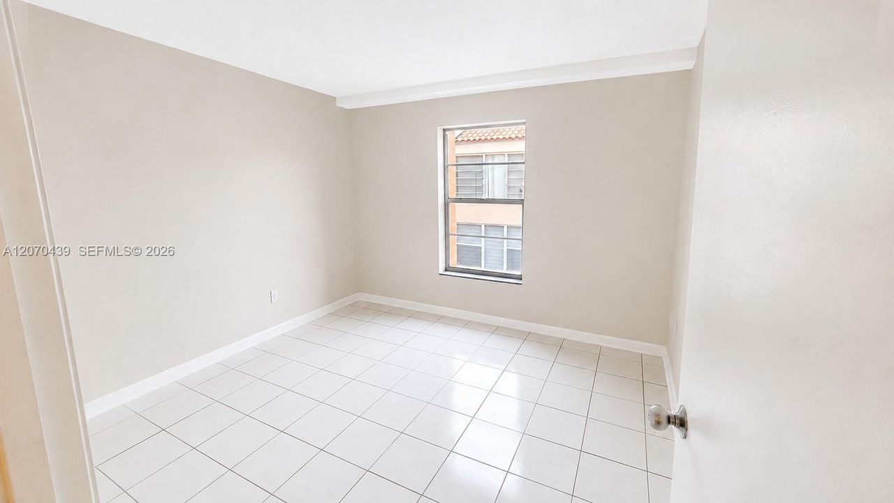 For Sale: $235,000 (2 beds, 2 baths, 1095 Square Feet)