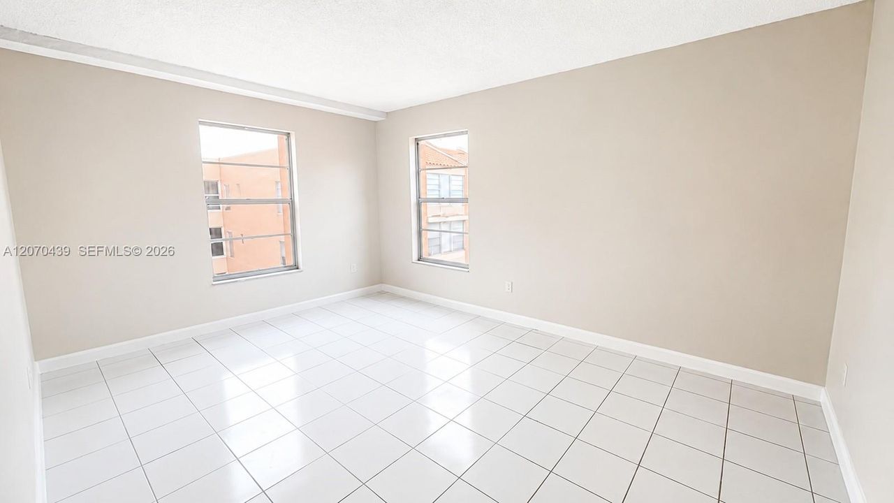 For Sale: $235,000 (2 beds, 2 baths, 1095 Square Feet)